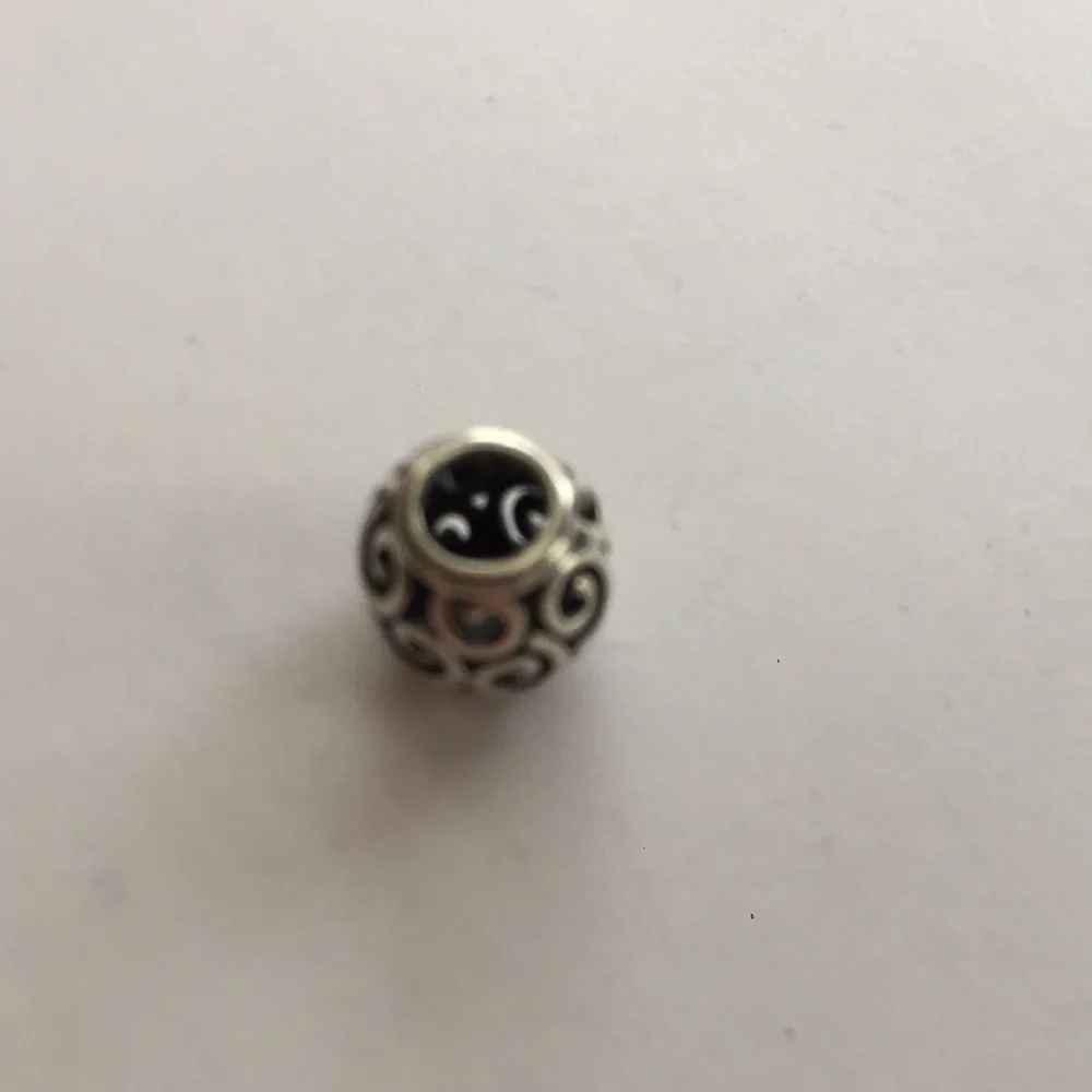 Pandora Openwork Swirl Charm - 790896 - Picture 4 of 6